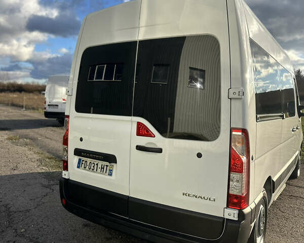 Белый Рено Мастер, объемом двигателя 2.3 л и пробегом 325 тыс. км за 18300 $, фото 6 на Automoto.ua