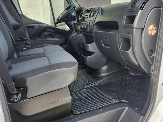 Белый Рено Мастер, объемом двигателя 2.3 л и пробегом 187 тыс. км за 16999 $, фото 5 на Automoto.ua