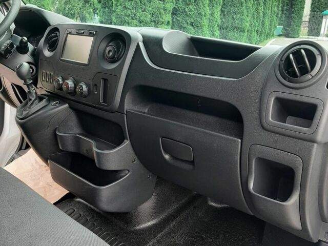 Белый Рено Мастер, объемом двигателя 2.3 л и пробегом 197 тыс. км за 15500 $, фото 6 на Automoto.ua