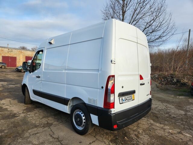 Белый Рено Мастер, объемом двигателя 2.3 л и пробегом 235 тыс. км за 15900 $, фото 2 на Automoto.ua