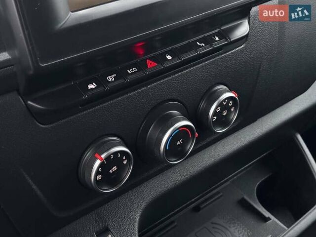 Білий Рено Мастєр, об'ємом двигуна 2.3 л та пробігом 216 тис. км за 19700 $, фото 32 на Automoto.ua