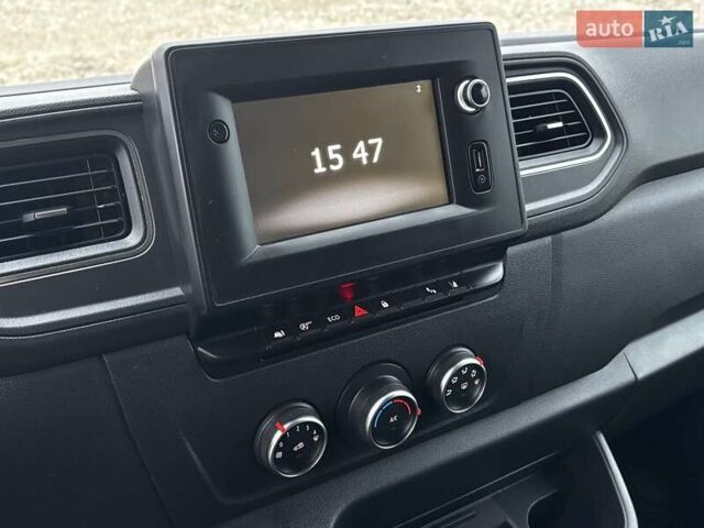 Білий Рено Мастєр, об'ємом двигуна 2.3 л та пробігом 216 тис. км за 19700 $, фото 3 на Automoto.ua