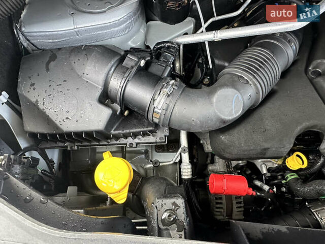 Белый Рено Мастер, объемом двигателя 2.3 л и пробегом 290 тыс. км за 23900 $, фото 8 на Automoto.ua