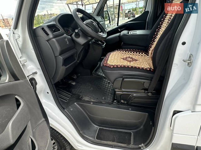 Белый Рено Мастер, объемом двигателя 2.3 л и пробегом 290 тыс. км за 23900 $, фото 19 на Automoto.ua