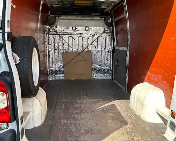 Белый Рено Мастер, объемом двигателя 2.5 л и пробегом 280 тыс. км за 7500 $, фото 6 на Automoto.ua