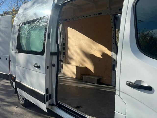 Белый Рено Мастер, объемом двигателя 2.3 л и пробегом 45 тыс. км за 16900 $, фото 5 на Automoto.ua