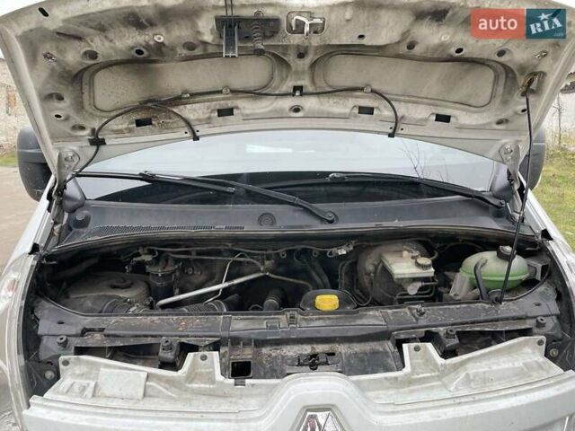 Білий Рено Мастєр, об'ємом двигуна 2.3 л та пробігом 670 тис. км за 14500 $, фото 4 на Automoto.ua