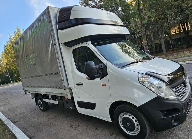 Белый Рено Мастер, объемом двигателя 2.3 л и пробегом 193 тыс. км за 12800 $, фото 1 на Automoto.ua