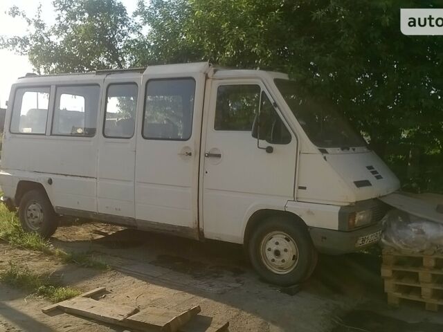 Білий Рено Мастєр, об'ємом двигуна 2.5 л та пробігом 700 тис. км за 1350 $, фото 1 на Automoto.ua