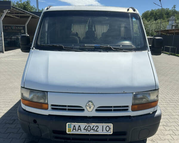Белый Рено Мастер, объемом двигателя 2.5 л и пробегом 471 тыс. км за 3499 $, фото 1 на Automoto.ua