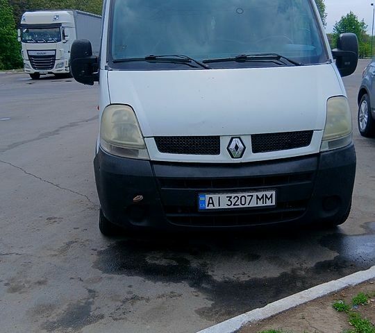 Белый Рено Мастер, объемом двигателя 2.2 л и пробегом 211 тыс. км за 3500 $, фото 1 на Automoto.ua