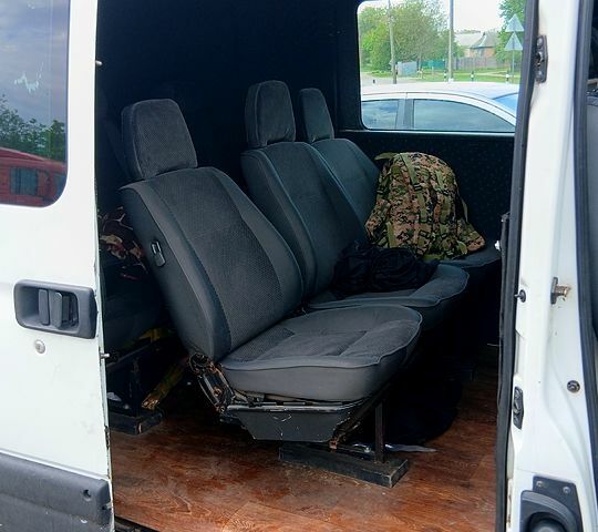 Белый Рено Мастер, объемом двигателя 2.2 л и пробегом 211 тыс. км за 3500 $, фото 8 на Automoto.ua