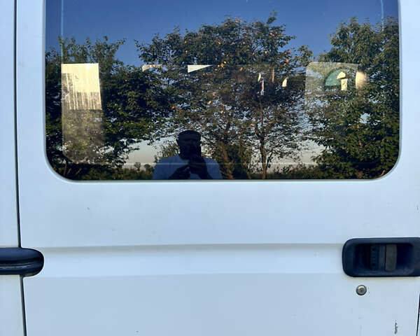 Белый Рено Мастер, объемом двигателя 3 л и пробегом 380 тыс. км за 6000 $, фото 31 на Automoto.ua