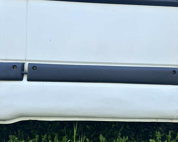 Белый Рено Мастер, объемом двигателя 3 л и пробегом 380 тыс. км за 6000 $, фото 29 на Automoto.ua