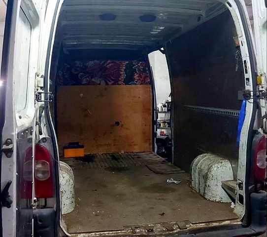 Белый Рено Мастер, объемом двигателя 3 л и пробегом 460 тыс. км за 8500 $, фото 9 на Automoto.ua