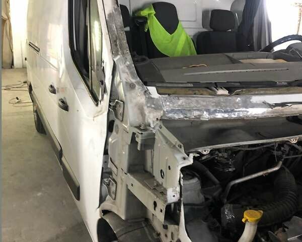 Белый Рено Мастер, объемом двигателя 2.3 л и пробегом 650 тыс. км за 3900 $, фото 11 на Automoto.ua