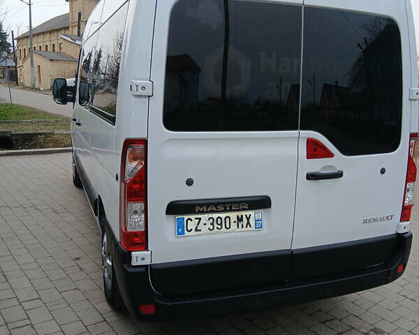 Белый Рено Мастер, объемом двигателя 2.3 л и пробегом 397 тыс. км за 15500 $, фото 5 на Automoto.ua