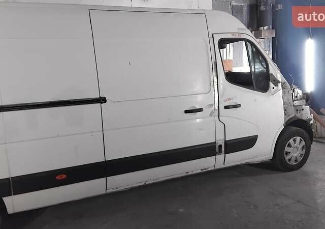 Белый Рено Мастер, объемом двигателя 2.3 л и пробегом 650 тыс. км за 3900 $, фото 1 на Automoto.ua