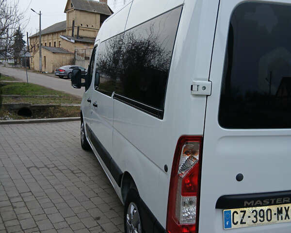 Белый Рено Мастер, объемом двигателя 2.3 л и пробегом 397 тыс. км за 15500 $, фото 3 на Automoto.ua