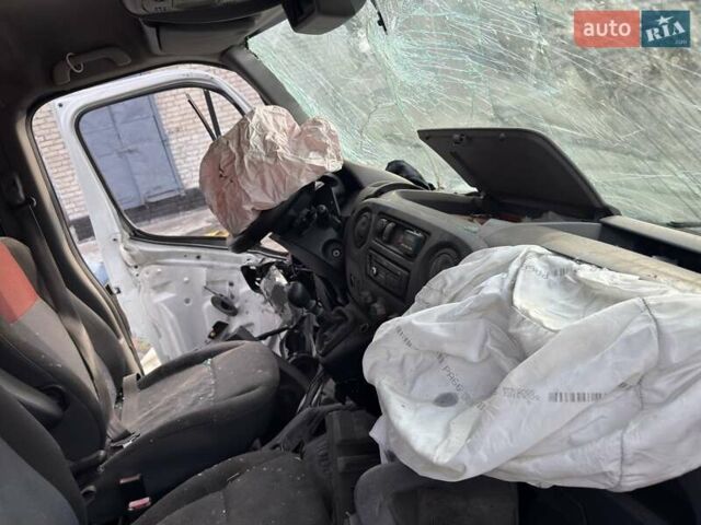 Білий Рено Мастєр, об'ємом двигуна 2.3 л та пробігом 200 тис. км за 5950 $, фото 9 на Automoto.ua