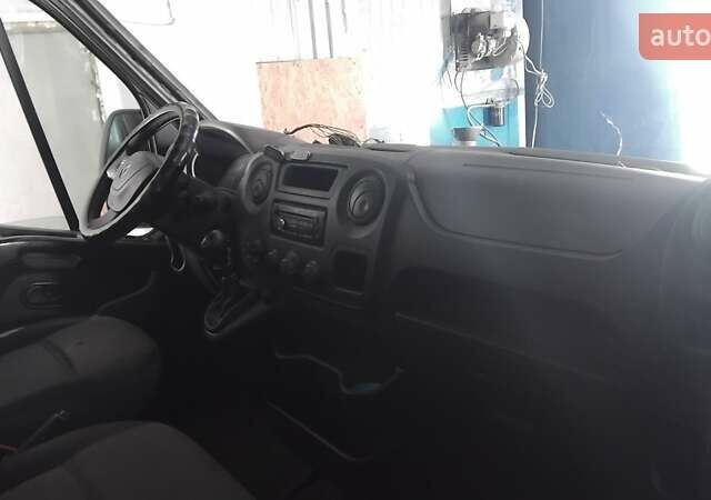 Белый Рено Мастер, объемом двигателя 2.3 л и пробегом 650 тыс. км за 3900 $, фото 4 на Automoto.ua