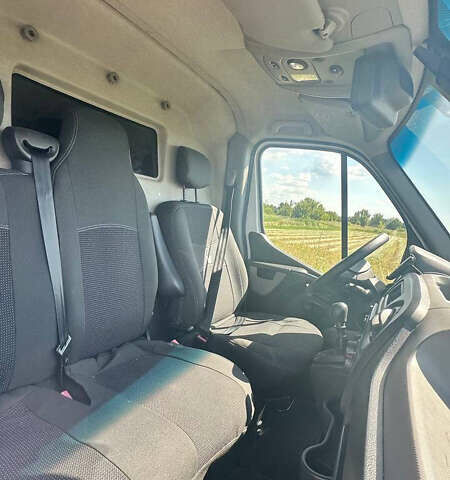 Белый Рено Мастер, объемом двигателя 2.3 л и пробегом 170 тыс. км за 15500 $, фото 19 на Automoto.ua
