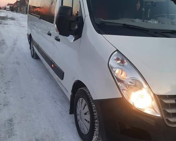 Белый Рено Мастер, объемом двигателя 2.3 л и пробегом 550 тыс. км за 16500 $, фото 2 на Automoto.ua