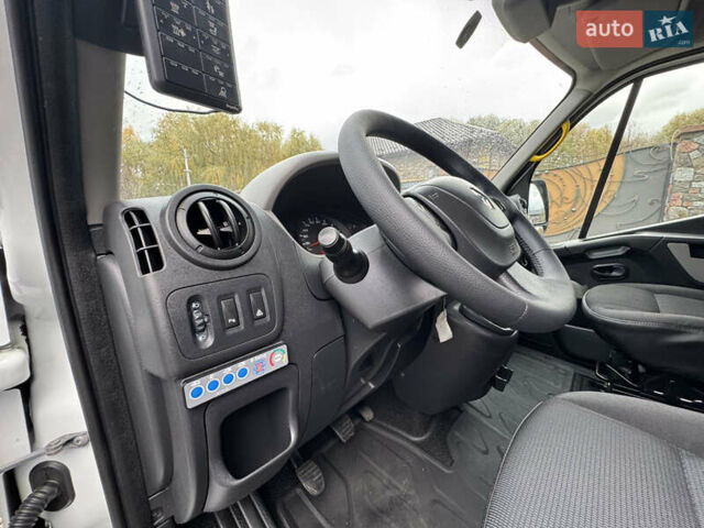 Рено Мастєр 2014 у Бердичеве на Automoto.ua Білий Рено Мастєр, об'ємом двигуна 2.3 л та пробігом 387 тис. км за 17800 $, фото 49 на Automoto.ua