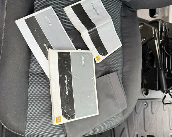 Рено Мастєр 2014 у Бердичеве на Automoto.ua Білий Рено Мастєр, об'ємом двигуна 2.3 л та пробігом 387 тис. км за 17800 $, фото 68 на Automoto.ua