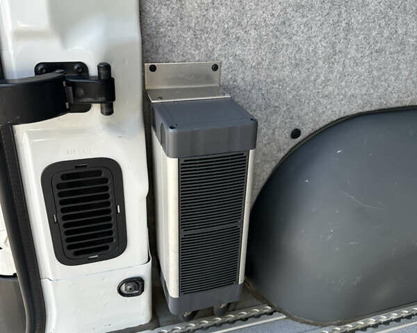 Белый Рено Мастер, объемом двигателя 2.3 л и пробегом 280 тыс. км за 15900 $, фото 21 на Automoto.ua