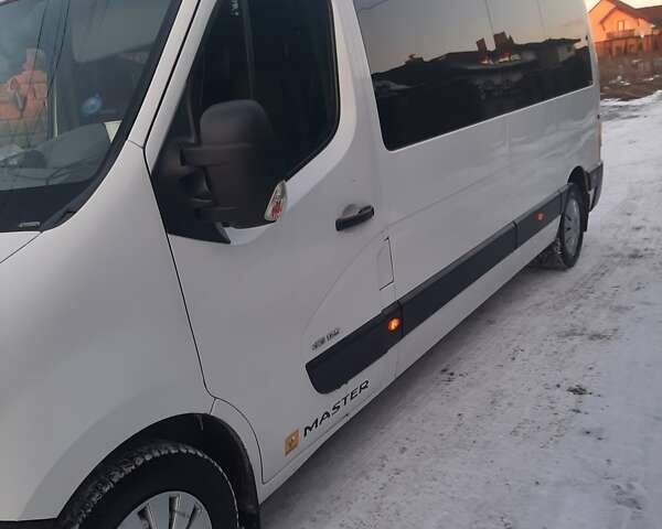 Белый Рено Мастер, объемом двигателя 2.3 л и пробегом 550 тыс. км за 16500 $, фото 1 на Automoto.ua