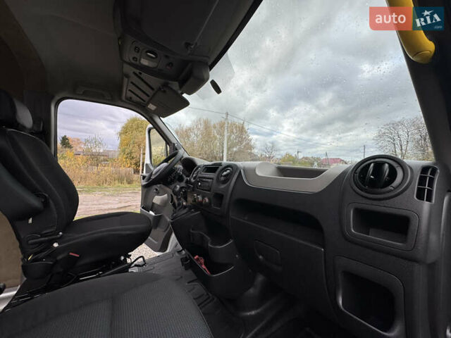 Рено Мастєр 2014 у Бердичеве на Automoto.ua Білий Рено Мастєр, об'ємом двигуна 2.3 л та пробігом 387 тис. км за 17800 $, фото 59 на Automoto.ua