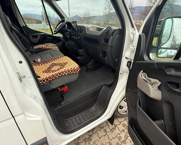 Белый Рено Мастер, объемом двигателя 2.3 л и пробегом 602 тыс. км за 13500 $, фото 6 на Automoto.ua