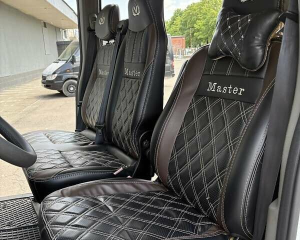 Белый Рено Мастер, объемом двигателя 2.3 л и пробегом 238 тыс. км за 14800 $, фото 7 на Automoto.ua