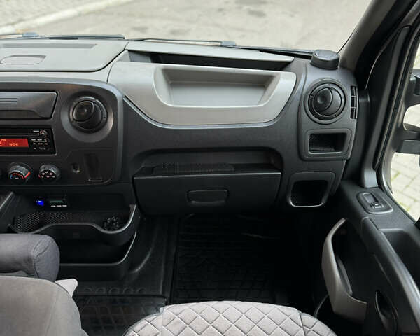 Рено Мастер 2015 в Киеве на Automoto.ua Белый Рено Мастер, объемом двигателя 2.3 л и пробегом 519 тыс. км за 16500 $, фото 67 на Automoto.ua