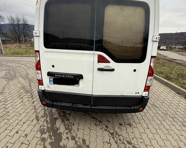 Белый Рено Мастер, объемом двигателя 2.3 л и пробегом 602 тыс. км за 13500 $, фото 5 на Automoto.ua