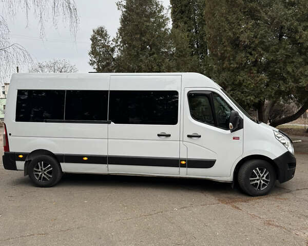 Белый Рено Мастер, объемом двигателя 2.3 л и пробегом 500 тыс. км за 16500 $, фото 6 на Automoto.ua