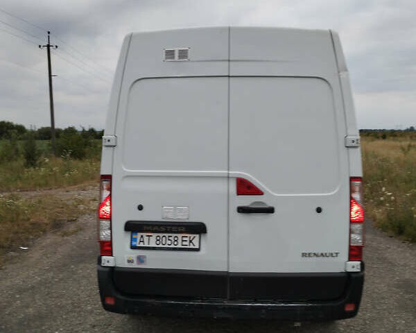 Белый Рено Мастер, объемом двигателя 2.3 л и пробегом 440 тыс. км за 12999 $, фото 1 на Automoto.ua