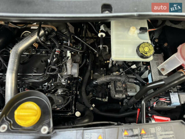 Рено Мастер 2015 в Киеве на Automoto.ua Белый Рено Мастер, объемом двигателя 2.3 л и пробегом 519 тыс. км за 16500 $, фото 84 на Automoto.ua