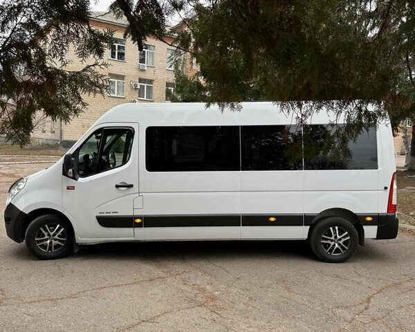 Белый Рено Мастер, объемом двигателя 2.3 л и пробегом 500 тыс. км за 16500 $, фото 9 на Automoto.ua