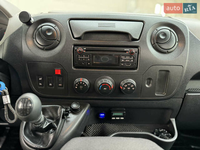 Рено Мастер 2015 в Киеве на Automoto.ua Белый Рено Мастер, объемом двигателя 2.3 л и пробегом 519 тыс. км за 16500 $, фото 60 на Automoto.ua