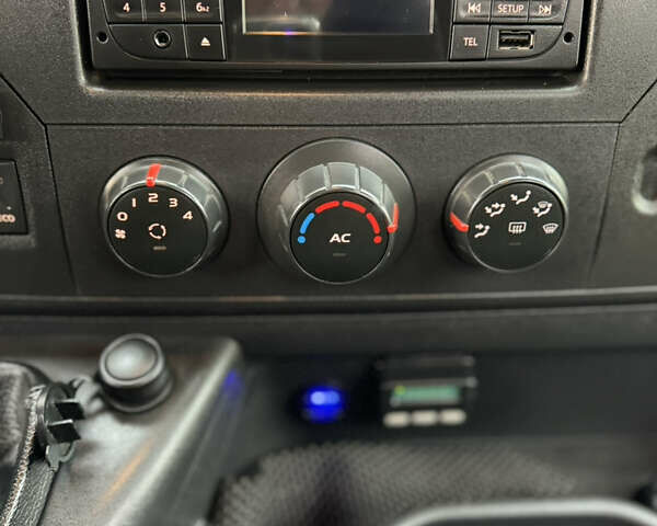 Рено Мастер 2015 в Киеве на Automoto.ua Белый Рено Мастер, объемом двигателя 2.3 л и пробегом 519 тыс. км за 16500 $, фото 63 на Automoto.ua