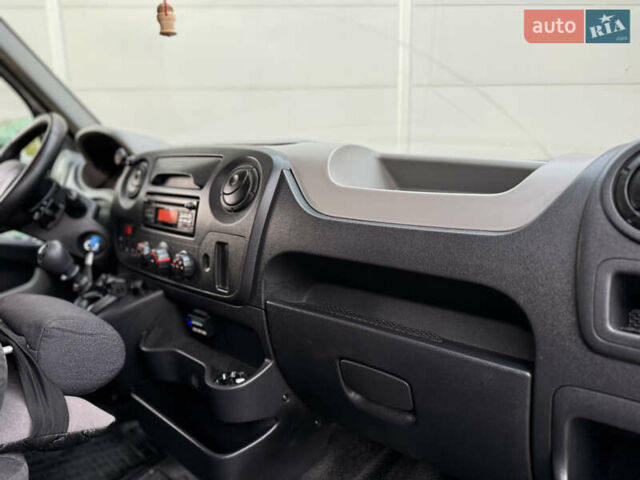 Рено Мастер 2015 в Киеве на Automoto.ua Белый Рено Мастер, объемом двигателя 2.3 л и пробегом 519 тыс. км за 16500 $, фото 71 на Automoto.ua