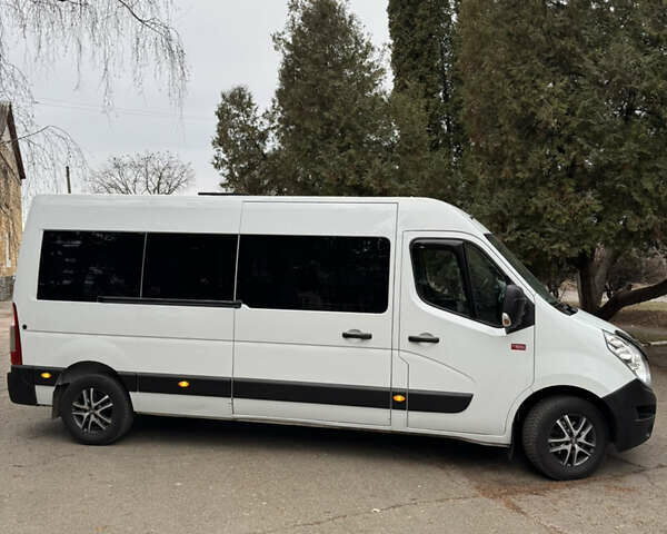 Белый Рено Мастер, объемом двигателя 2.3 л и пробегом 500 тыс. км за 16500 $, фото 7 на Automoto.ua