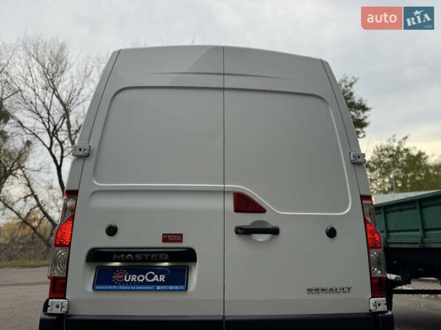 Рено Мастер 2015 в Киеве на Automoto.ua Белый Рено Мастер, объемом двигателя 2.3 л и пробегом 519 тыс. км за 16500 $, фото 24 на Automoto.ua
