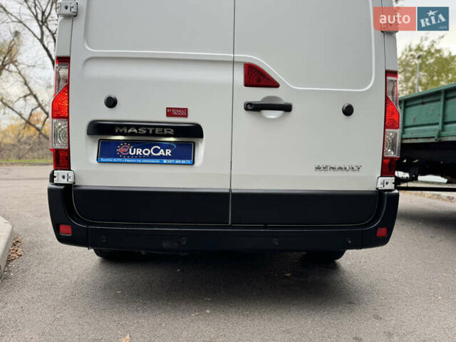 Рено Мастер 2015 в Киеве на Automoto.ua Белый Рено Мастер, объемом двигателя 2.3 л и пробегом 519 тыс. км за 16500 $, фото 23 на Automoto.ua