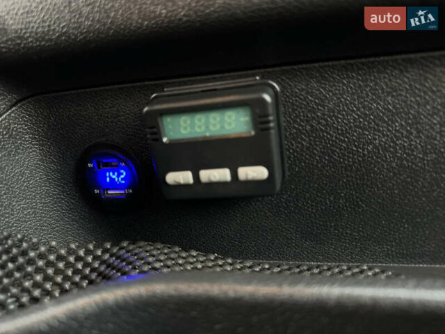 Рено Мастер 2015 в Киеве на Automoto.ua Белый Рено Мастер, объемом двигателя 2.3 л и пробегом 519 тыс. км за 16500 $, фото 64 на Automoto.ua