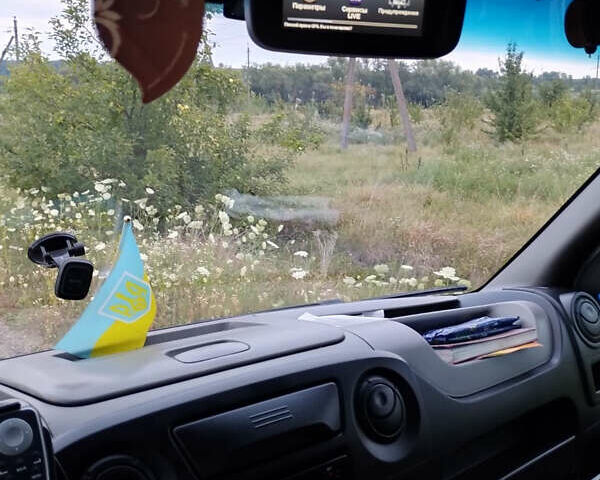 Белый Рено Мастер, объемом двигателя 2.3 л и пробегом 440 тыс. км за 12999 $, фото 10 на Automoto.ua