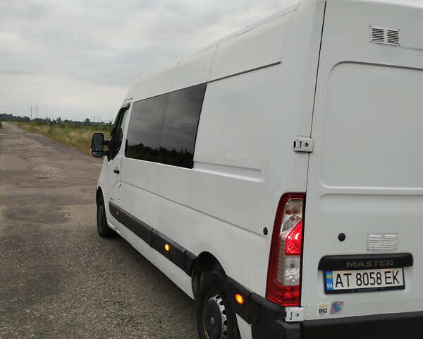Белый Рено Мастер, объемом двигателя 2.3 л и пробегом 440 тыс. км за 12999 $, фото 2 на Automoto.ua
