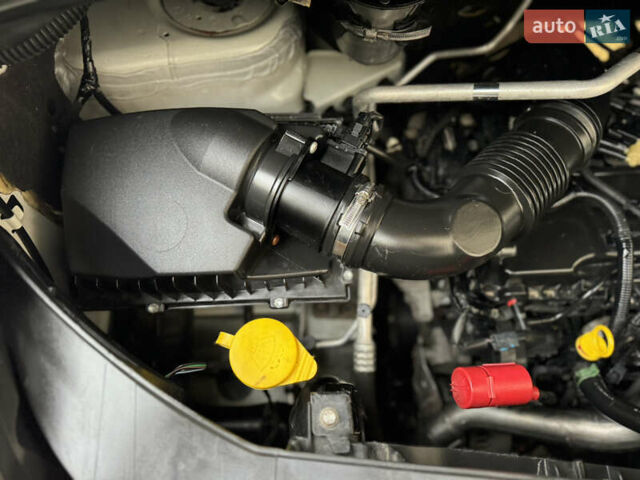 Рено Мастер 2015 в Киеве на Automoto.ua Белый Рено Мастер, объемом двигателя 2.3 л и пробегом 519 тыс. км за 16500 $, фото 87 на Automoto.ua